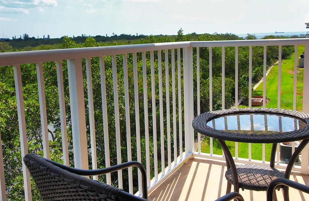 3228 Mangrove Point Dr., Ruskin, FL 33570
