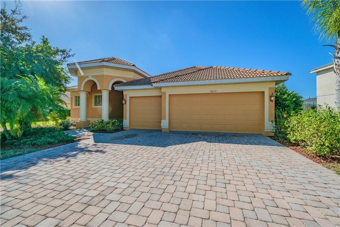 9059 Willowbrook Cir., Bradenton, FL 34212