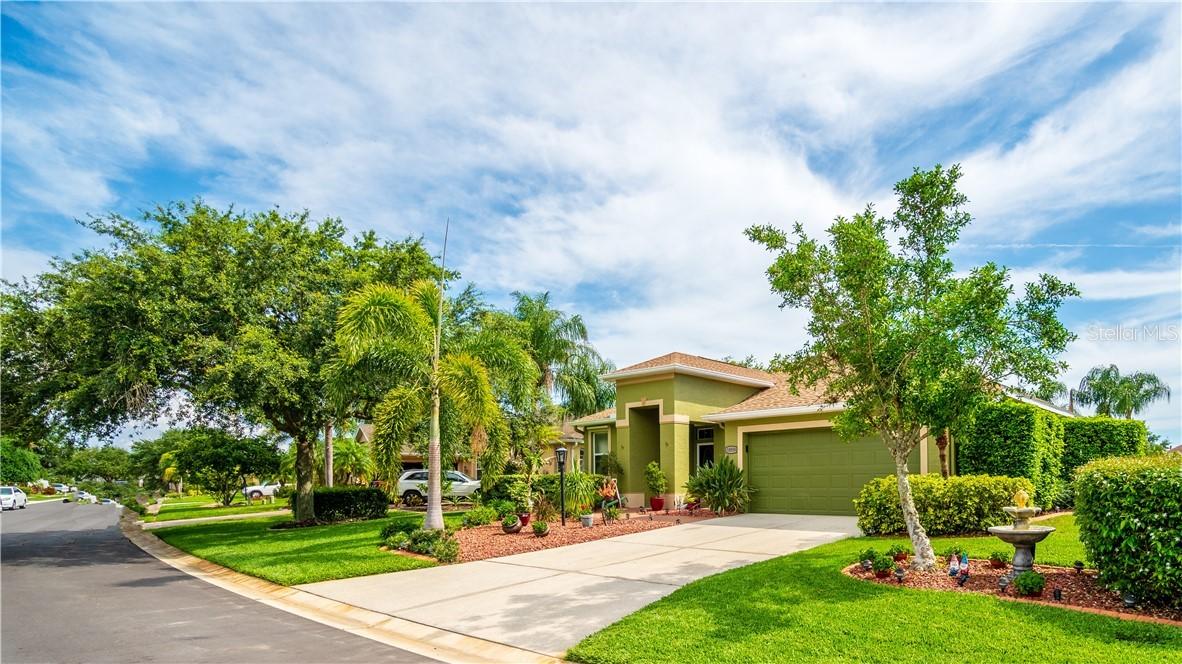 10550 Old Grove Cir., Bradenton, FL 34212