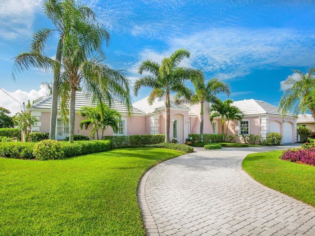 560 Gunwale Ln., Longboat Key, FL 34228
