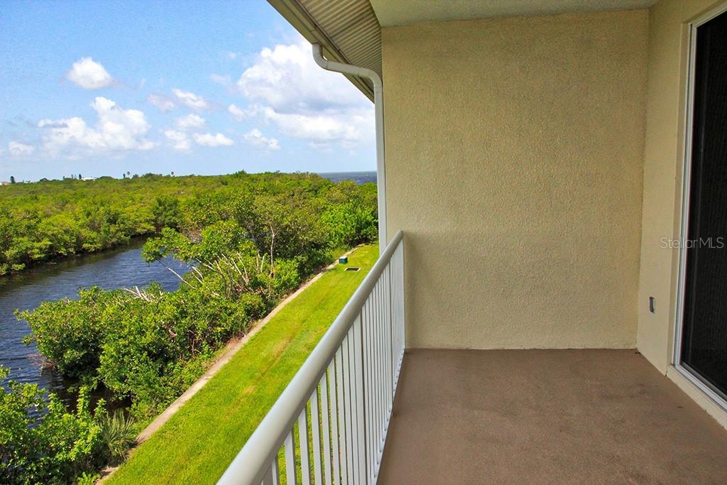 3244 Mangrove Point Dr., Ruskin, FL 33570