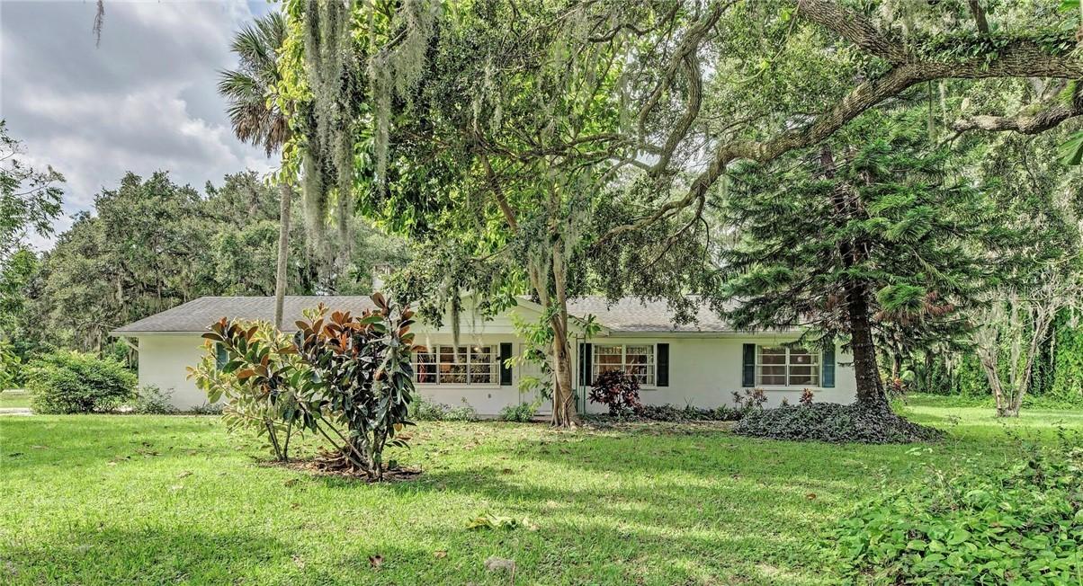 6320 18th Ave., Bradenton, FL 34208