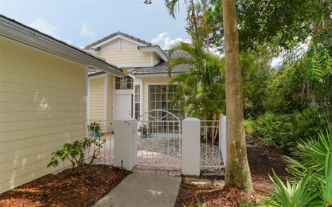 6304 Walton Heath Pl., University Park, FL 34201