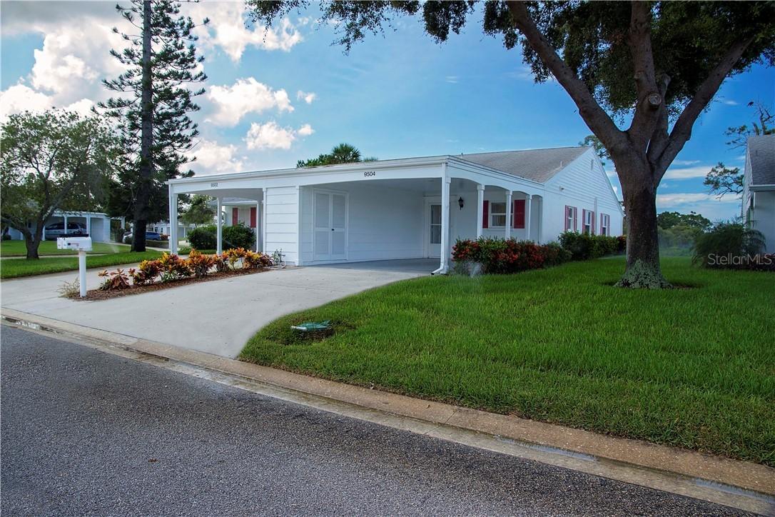 9504 Colonial Dr., Bradenton, FL 34210