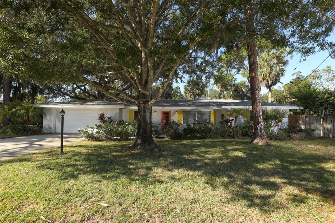 3216 Tanglewood Dr., Sarasota, FL 34239