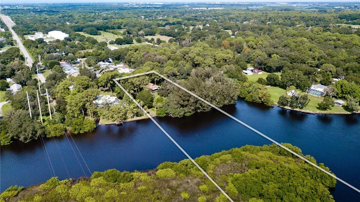 5127 43rd Ave., Bradenton, FL 34208