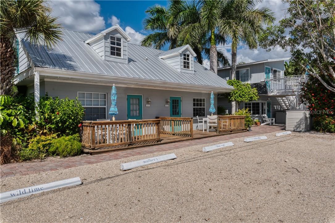 1101-1105 Point Of Rocks Rd., Sarasota, FL 34242