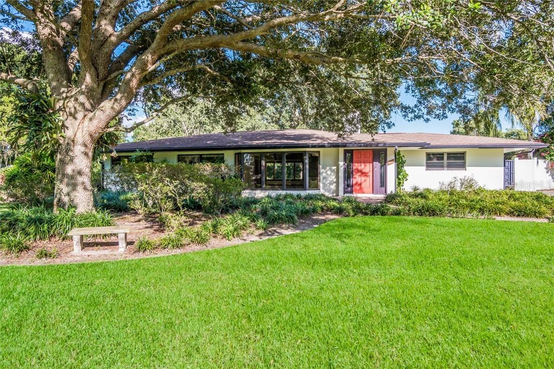 3553 E Forest Lake Dr., Sarasota, FL 34232