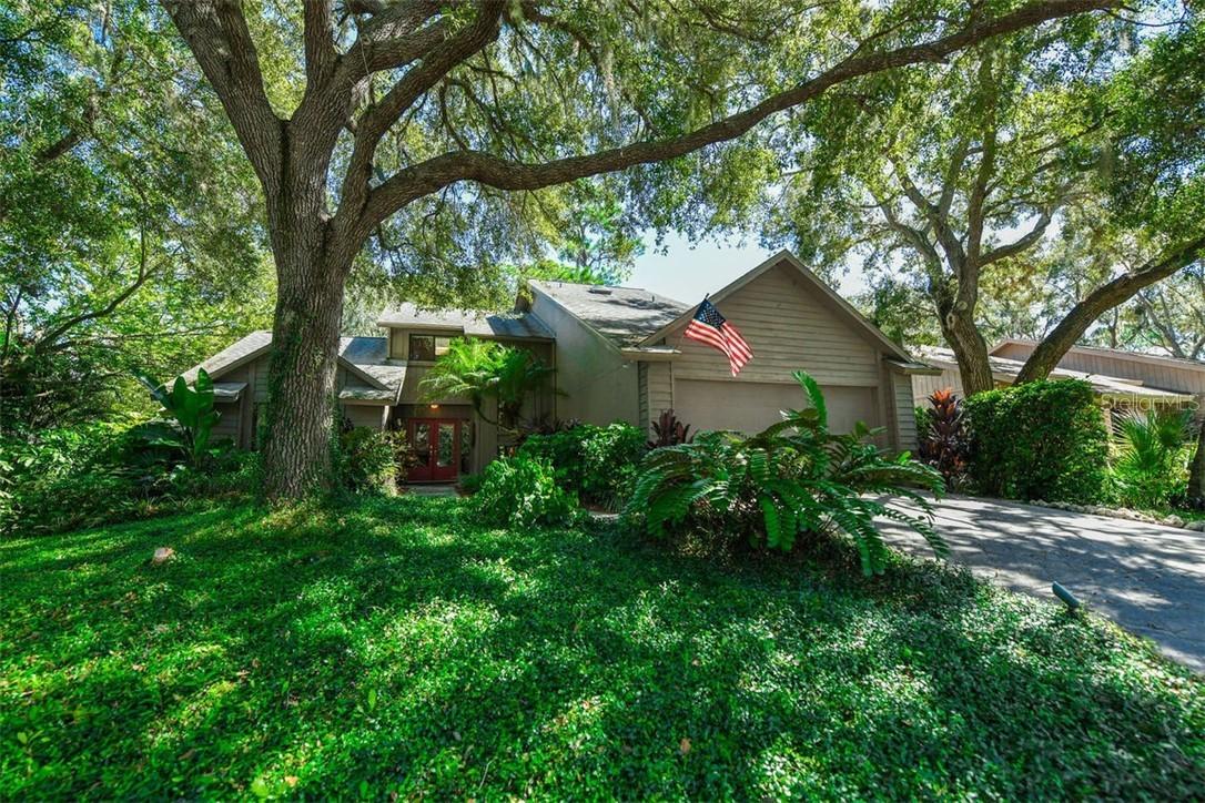 811 Hampton Wood Ct., Sarasota, FL 34232
