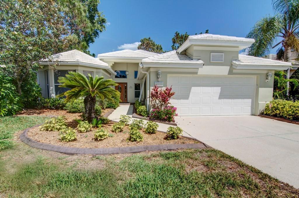 8009 Hampton Ct., University Park, FL 34201