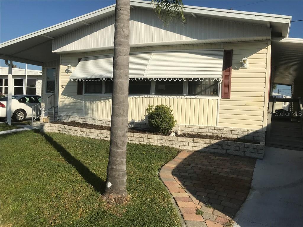 369 Tampico Dr., Palmetto, FL 34221