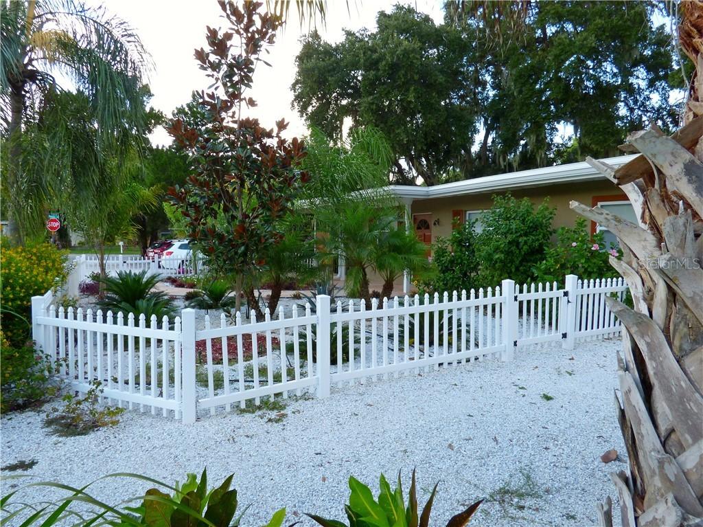 1415 S School Ave., Sarasota, FL 34239