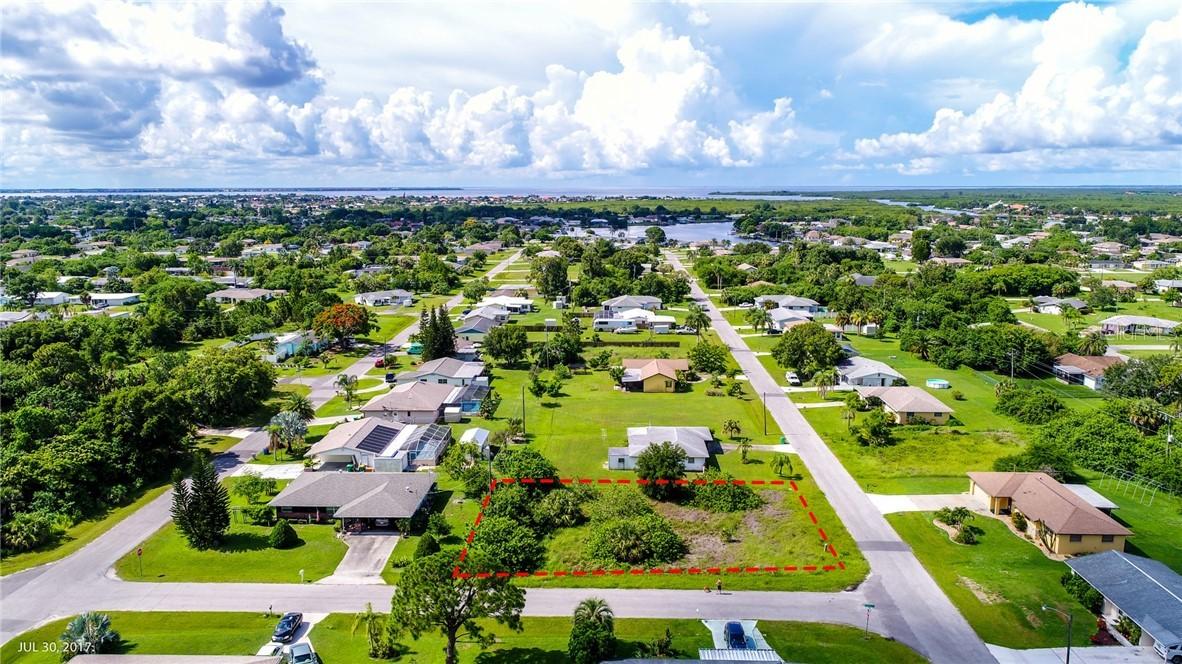 3236 Pinetree St., Port Charlotte, FL 33952