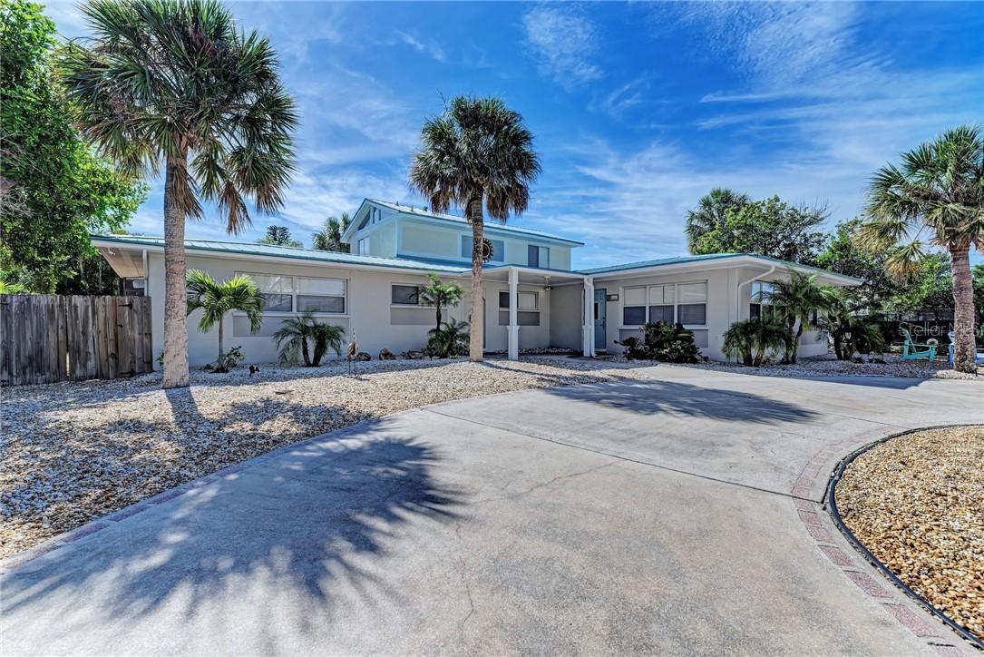 8404 Marina Dr., Holmes Beach, FL 34217