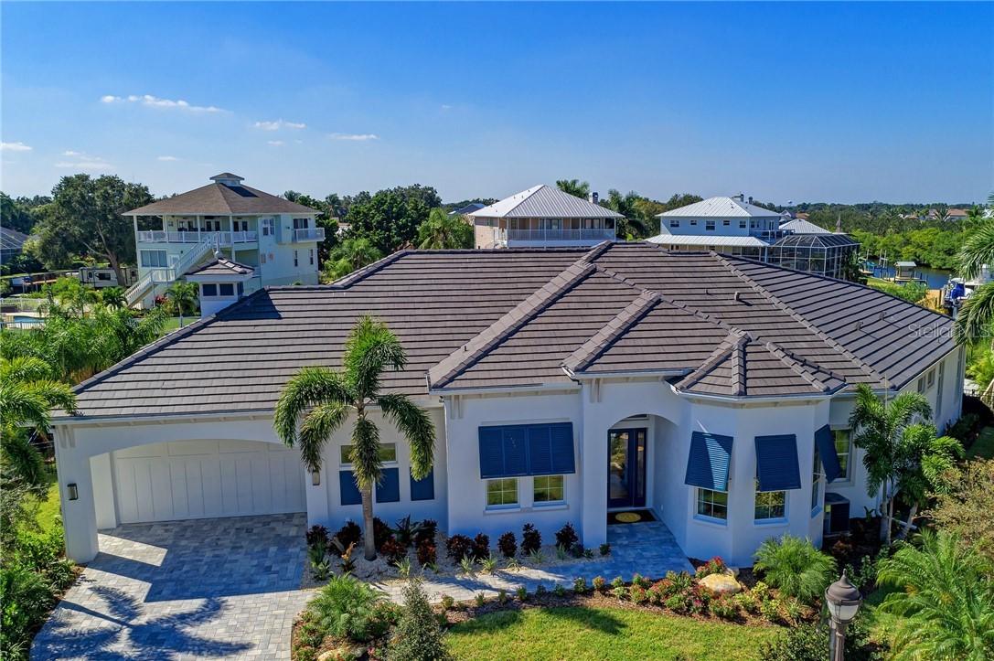 4702 Mainsail Dr., Bradenton, FL 34208