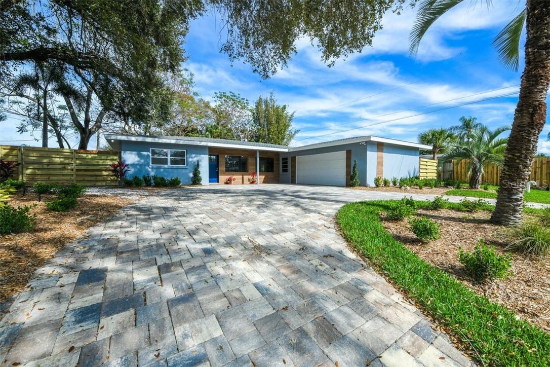 2513 Mineola Way, Sarasota, FL 34239