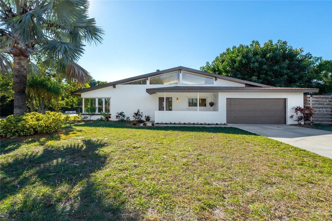 2596 Sunnyside St., Sarasota, FL 34239