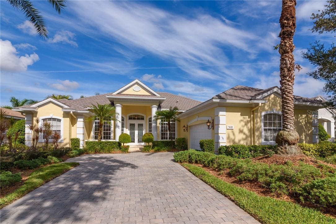 7035 Stanhope Pl., University Park, FL 34201