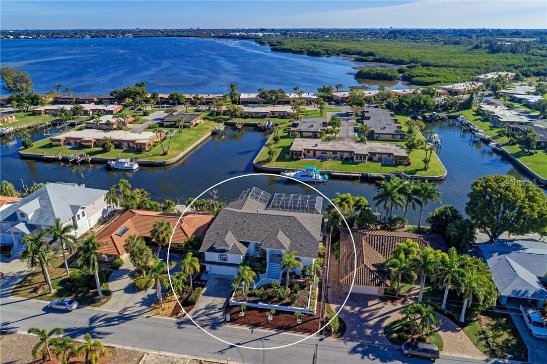 3915 Royal Palm Dr., Bradenton, FL 34210