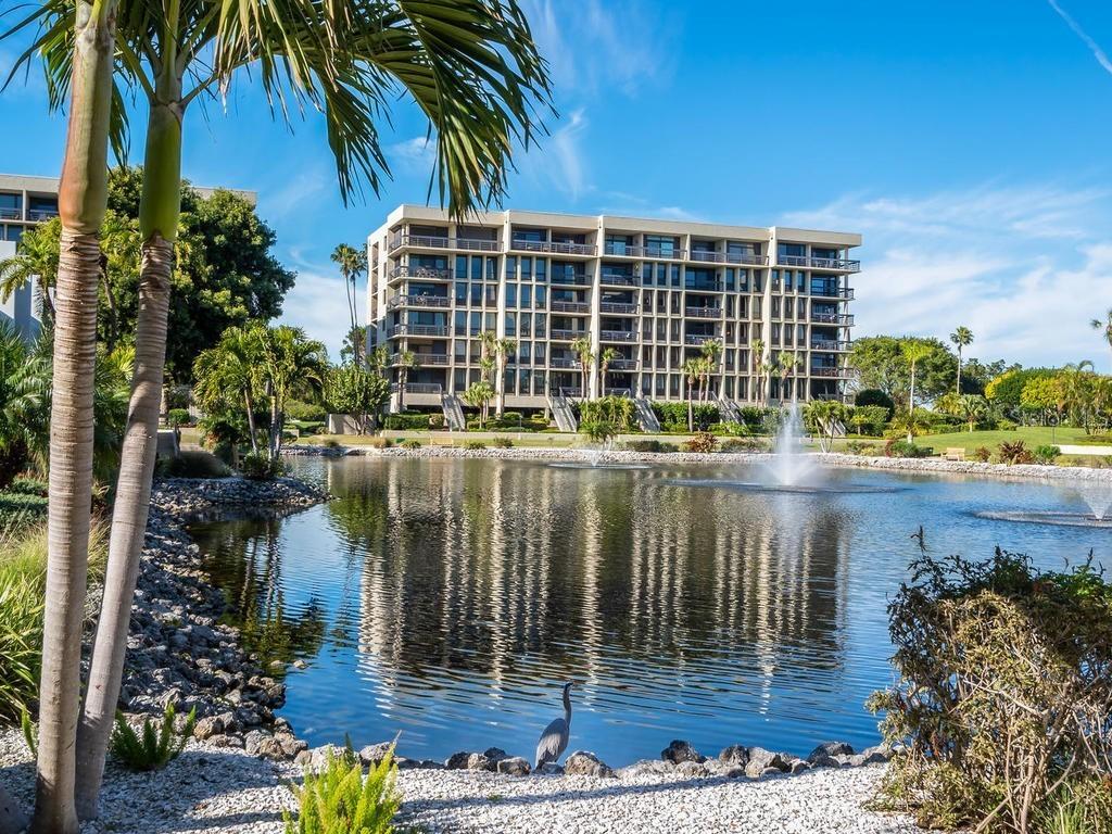 1115 Gulf Of Mexico Dr. #401, Longboat Key, FL 34228