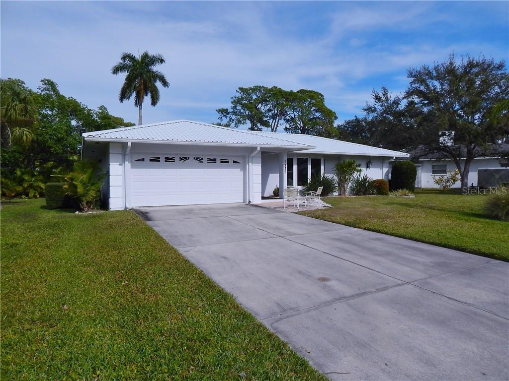 5835 Driftwood Pl., Sarasota, FL 34231