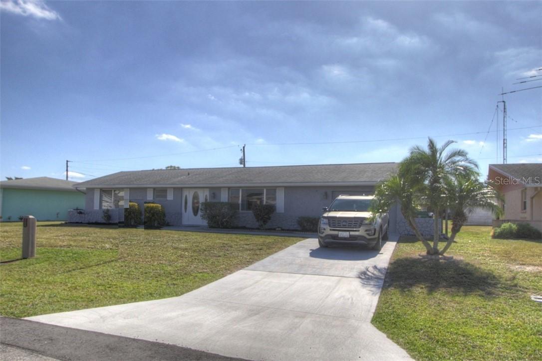 137 Dartmouth Dr., Port Charlotte, FL 33952