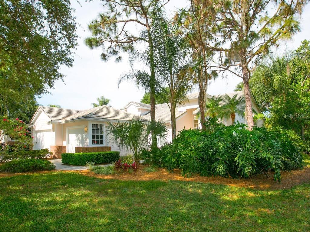 7700 Whitebridge Glen, University Park, FL 34201