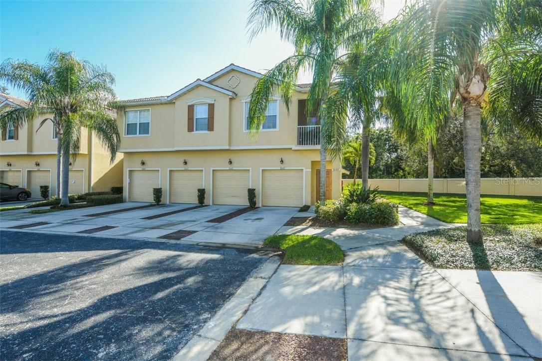 3647 Parkridge Cir. #10-204, Sarasota, FL 34243