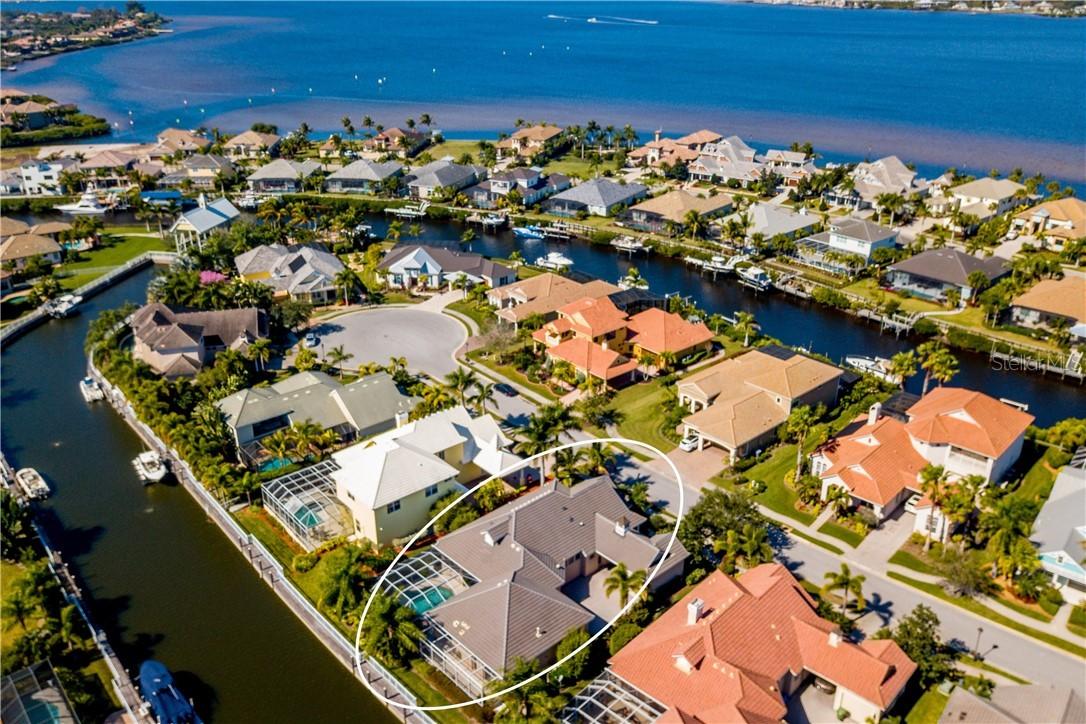 545 Fore Dr., Bradenton, FL 34208