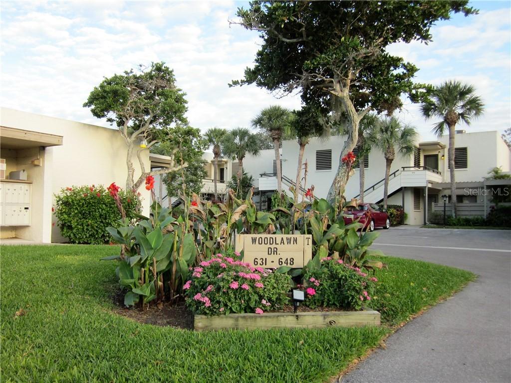 634 Woodlawn Dr., Bradenton, FL 34210