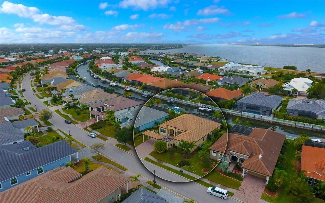 584 Mast Dr., Bradenton, FL 34208