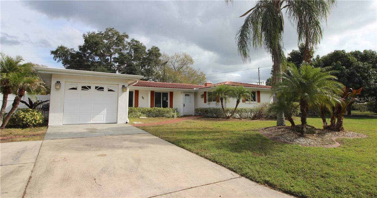 2723 Darwin Ave., Sarasota, FL 34239