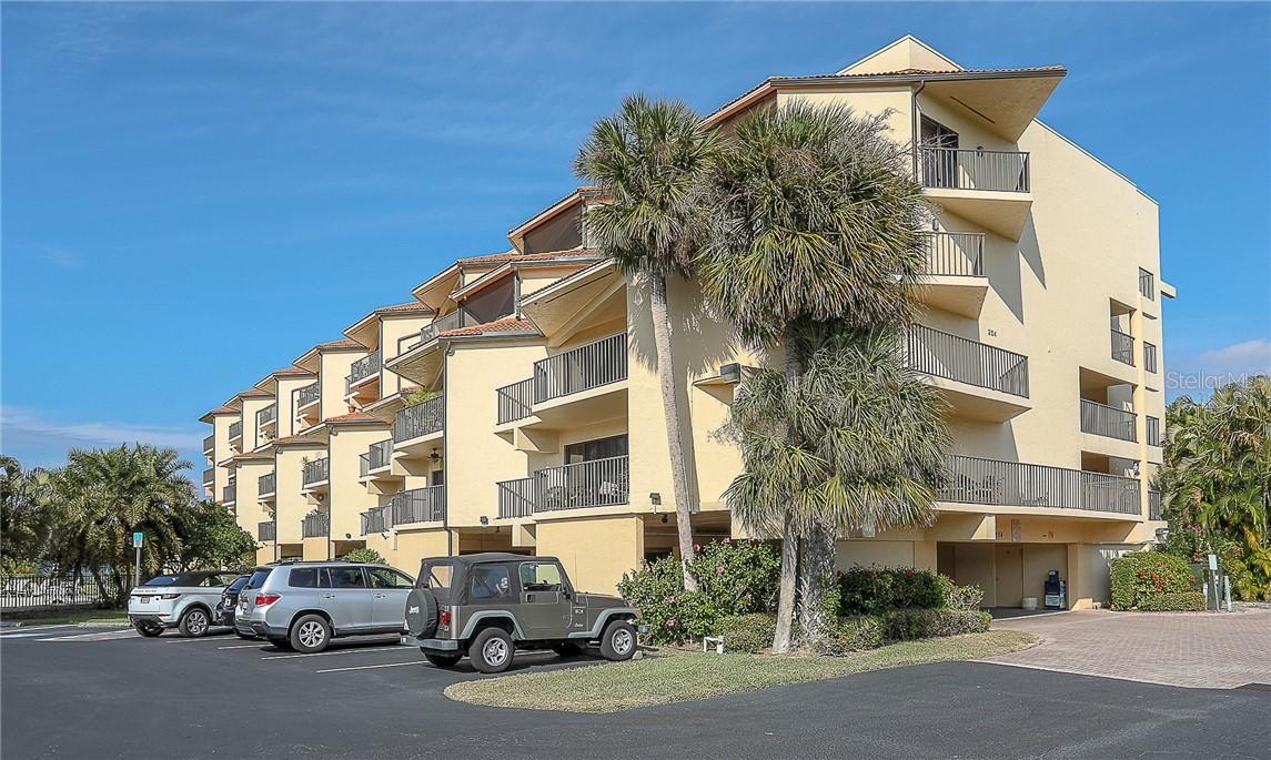 204 3rd St W St. #101, Bradenton, FL 34205