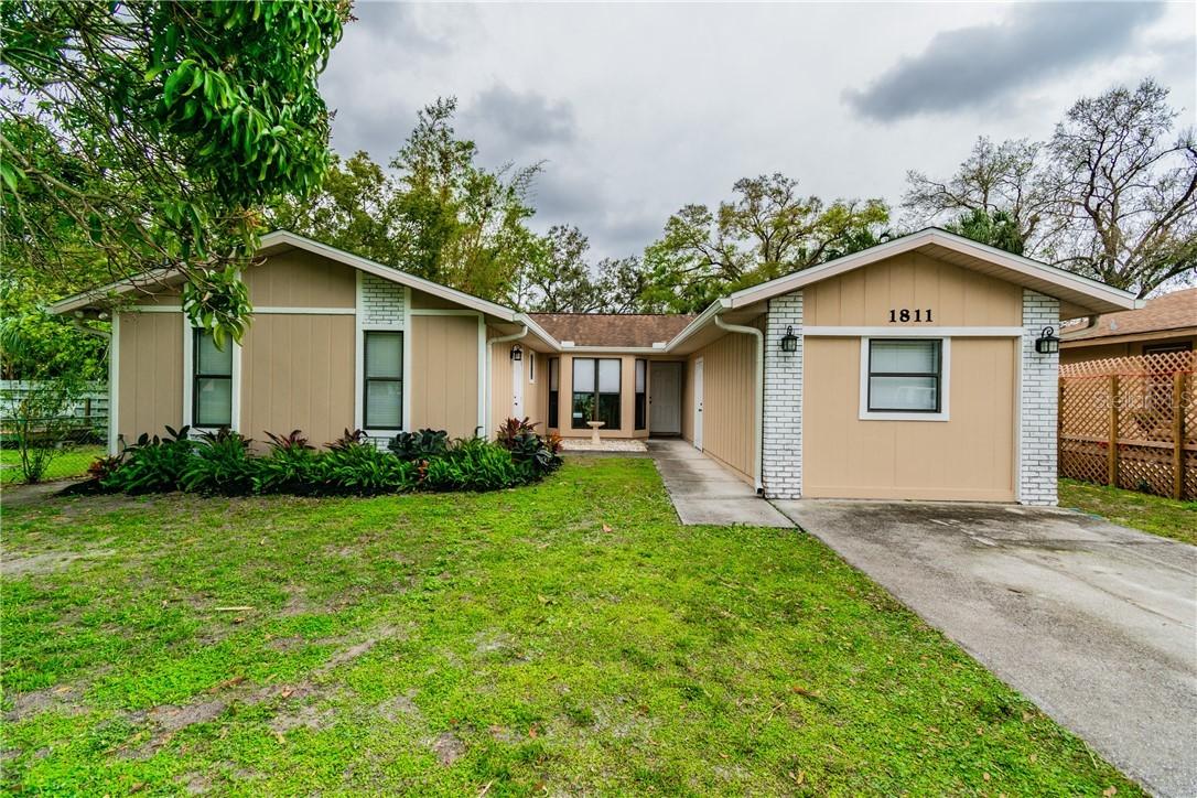 1811 9th St., Palmetto, FL 34221