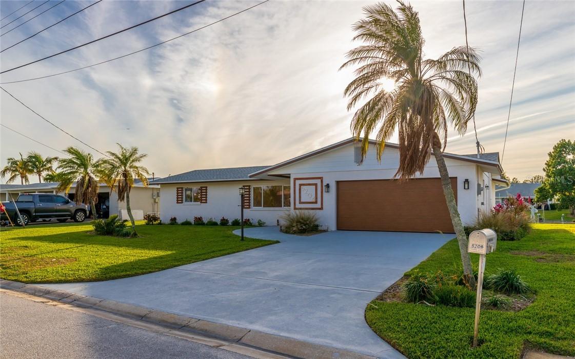 5204 Bimini Dr., Bradenton, FL 34210