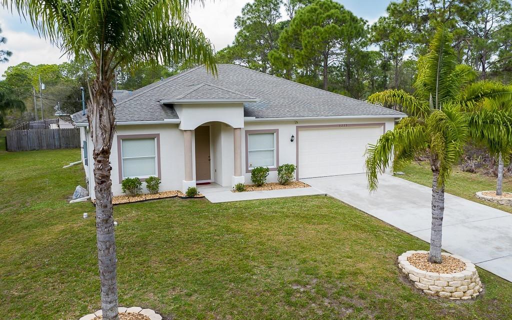 3273 Landrum St., North Port, FL 34291