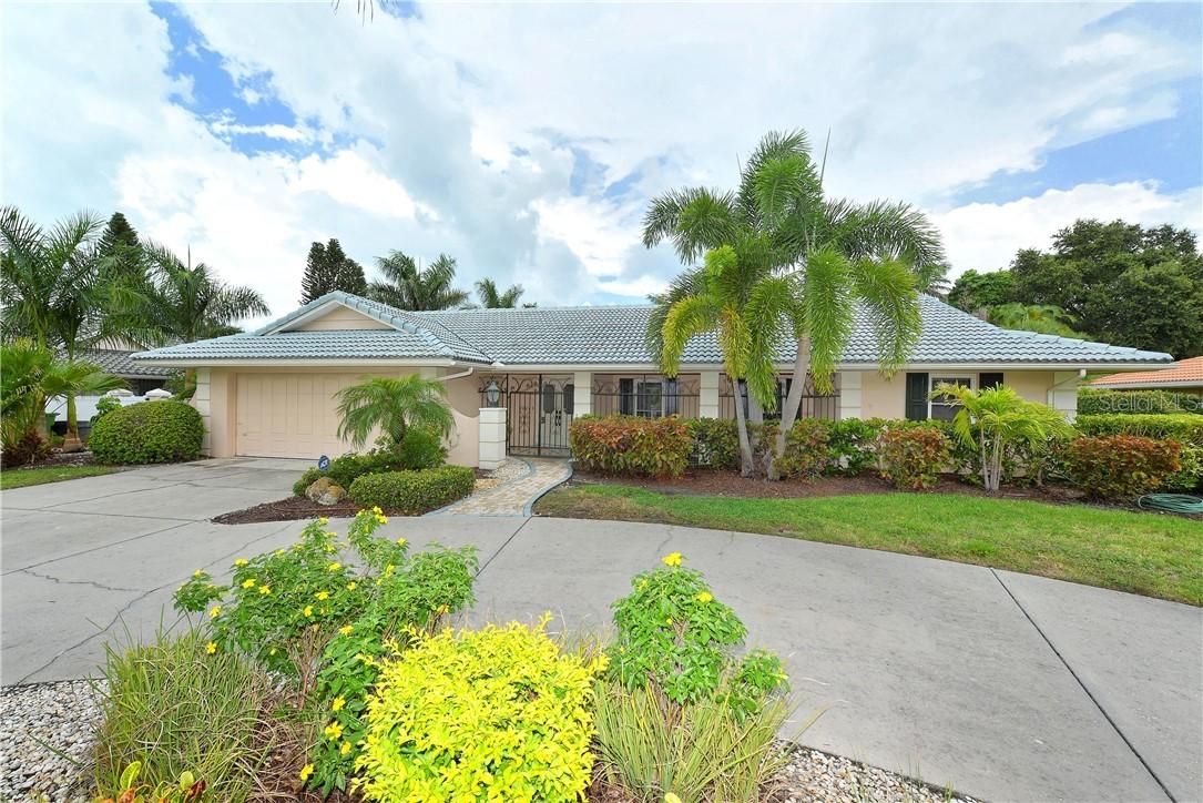 222 Robin Dr., Sarasota, FL 34236