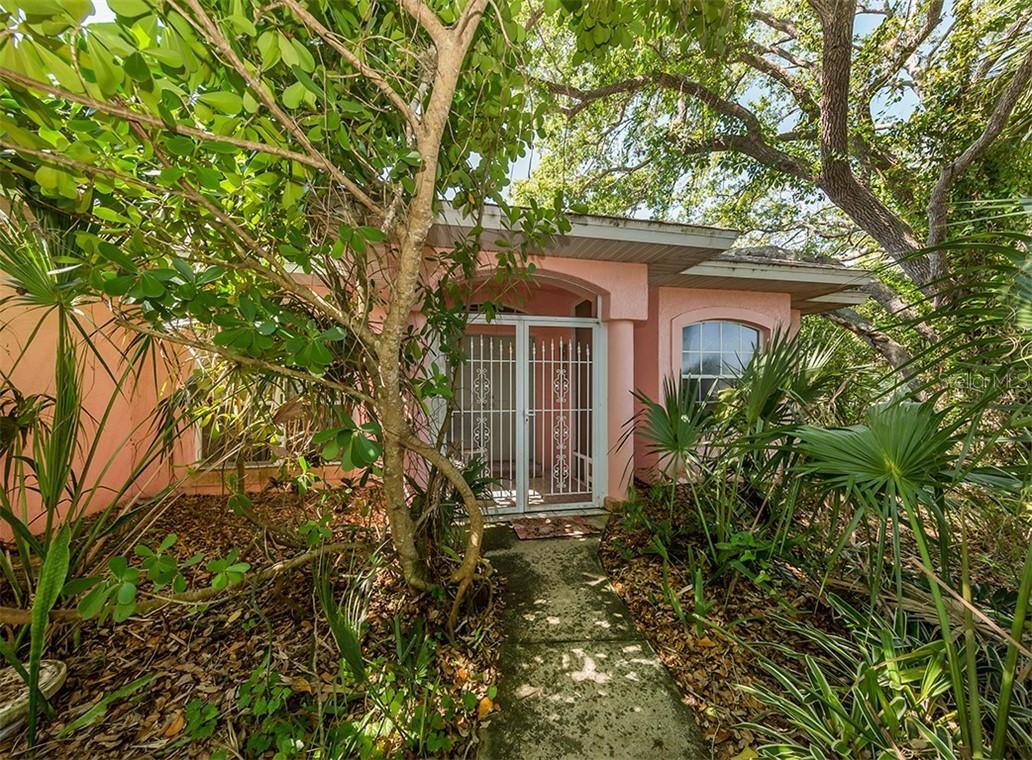 702 Rotonda Cir., Rotonda West, FL 33947