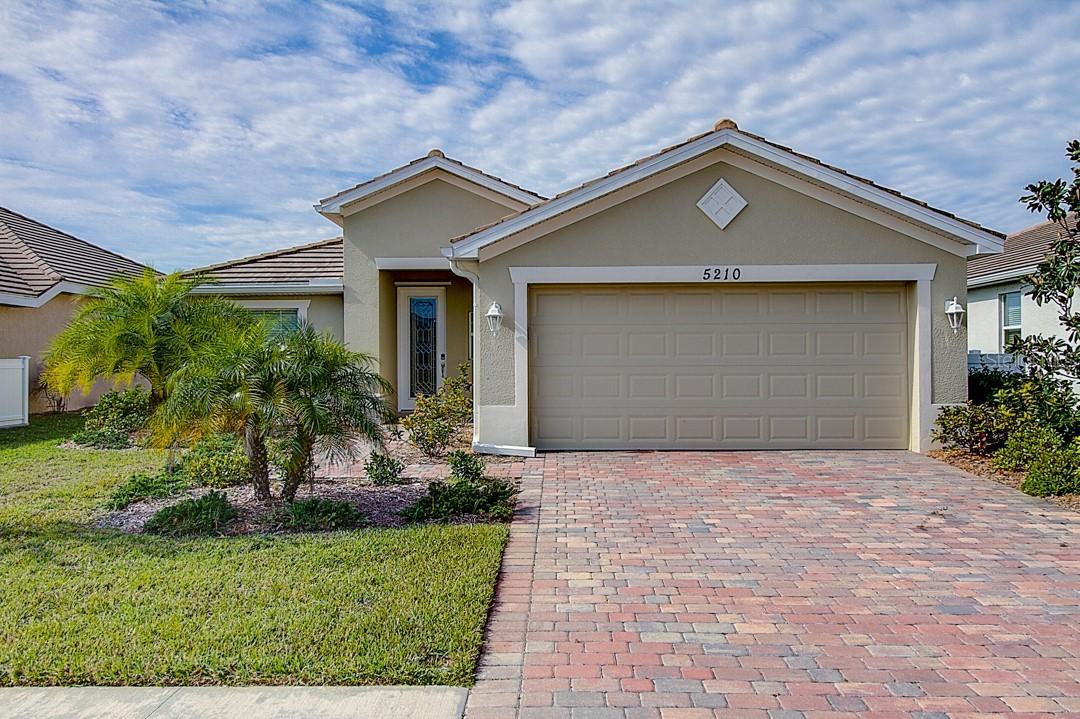 5210 Grand Cypress Blvd., North Port, FL 34287