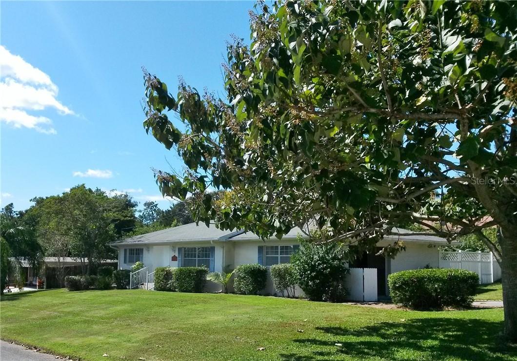 902 Lakeview Dr., Eustis, FL 32726