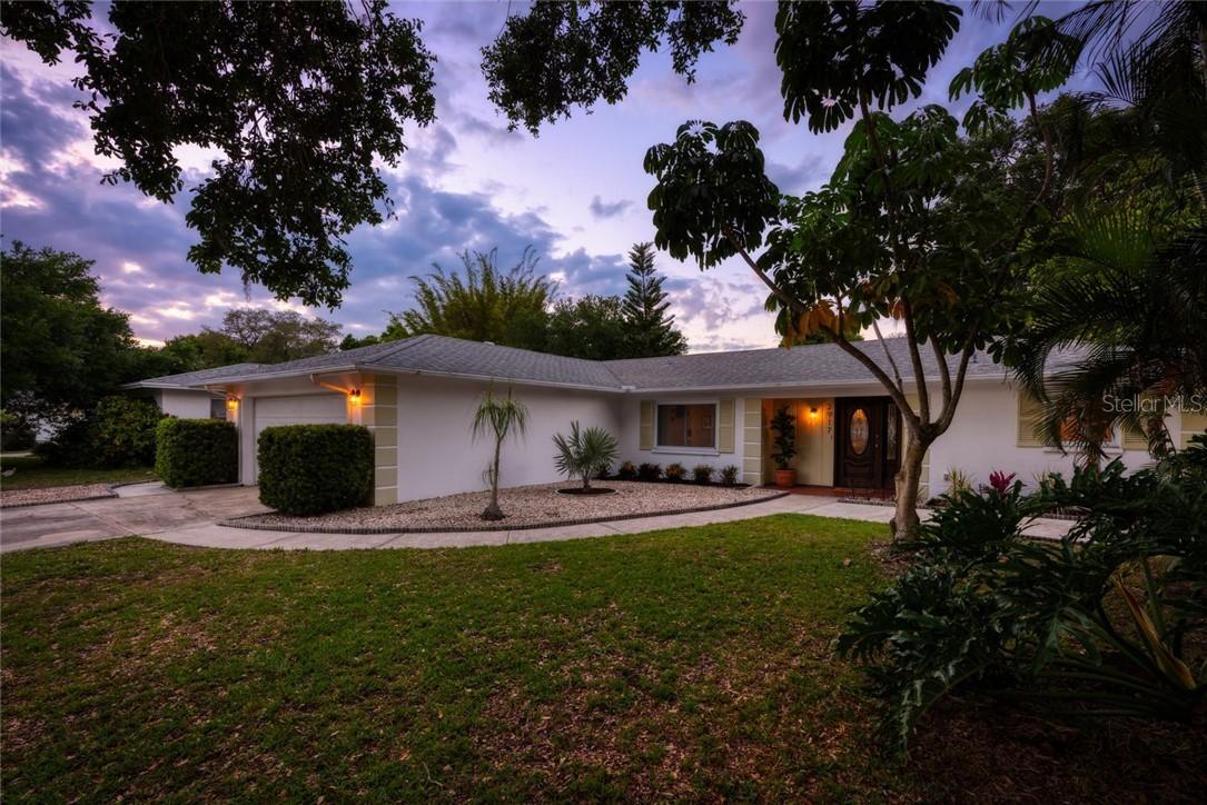 2917 Valley Forge St., Sarasota, FL 34231