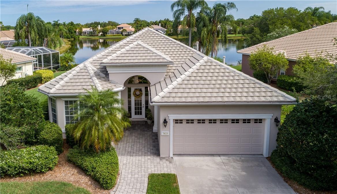 7025 Lennox Pl., University Park, FL 34201