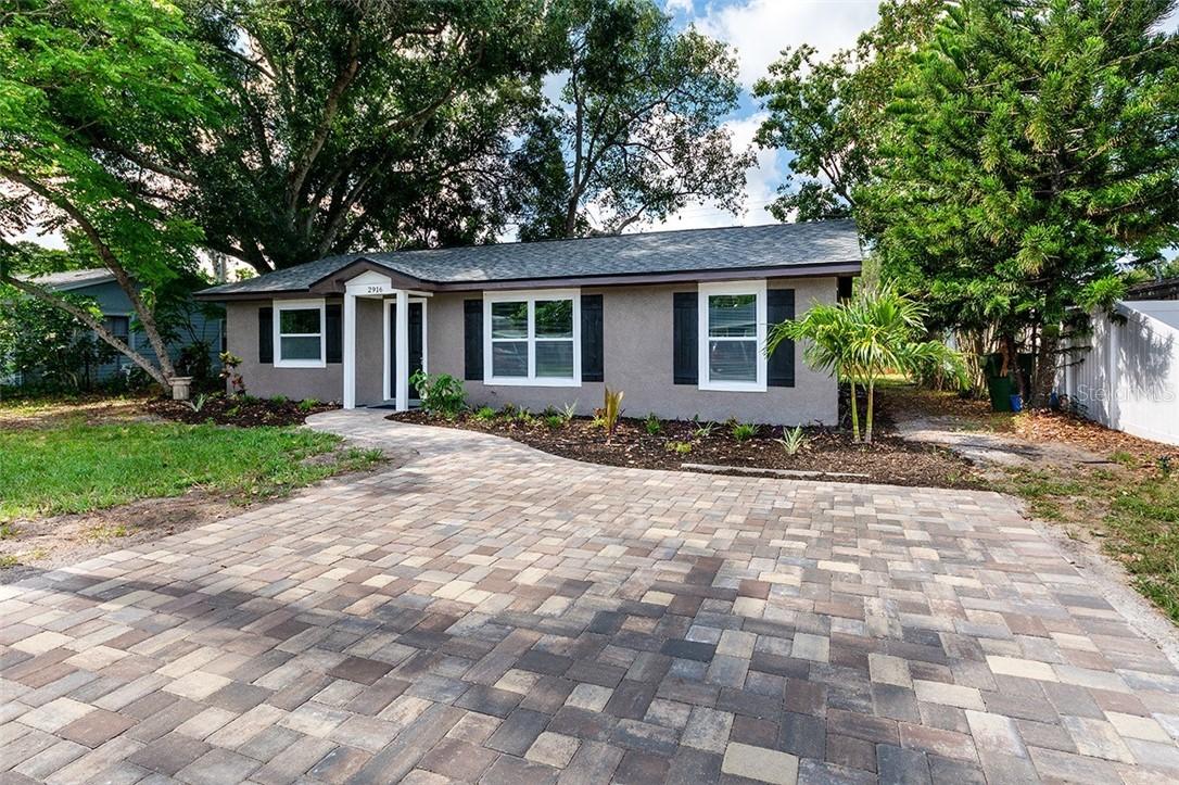 2916 Oak St., Sarasota, FL 34237