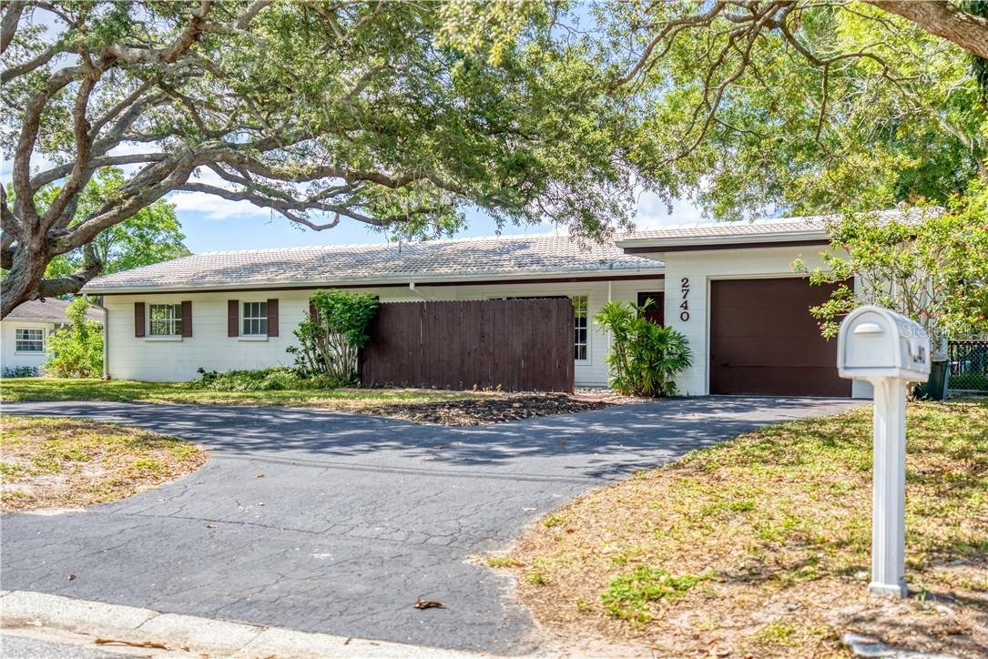 2740 Valencia Dr., Sarasota, FL 34239