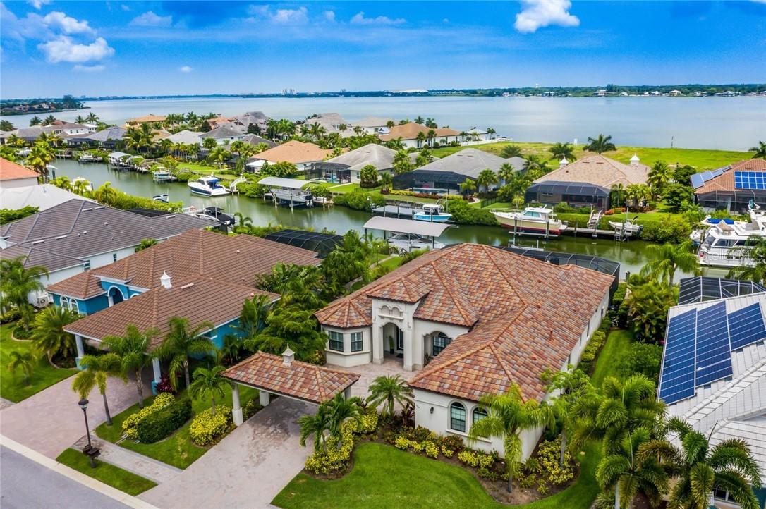 564 Fore Dr., Bradenton, FL 34208