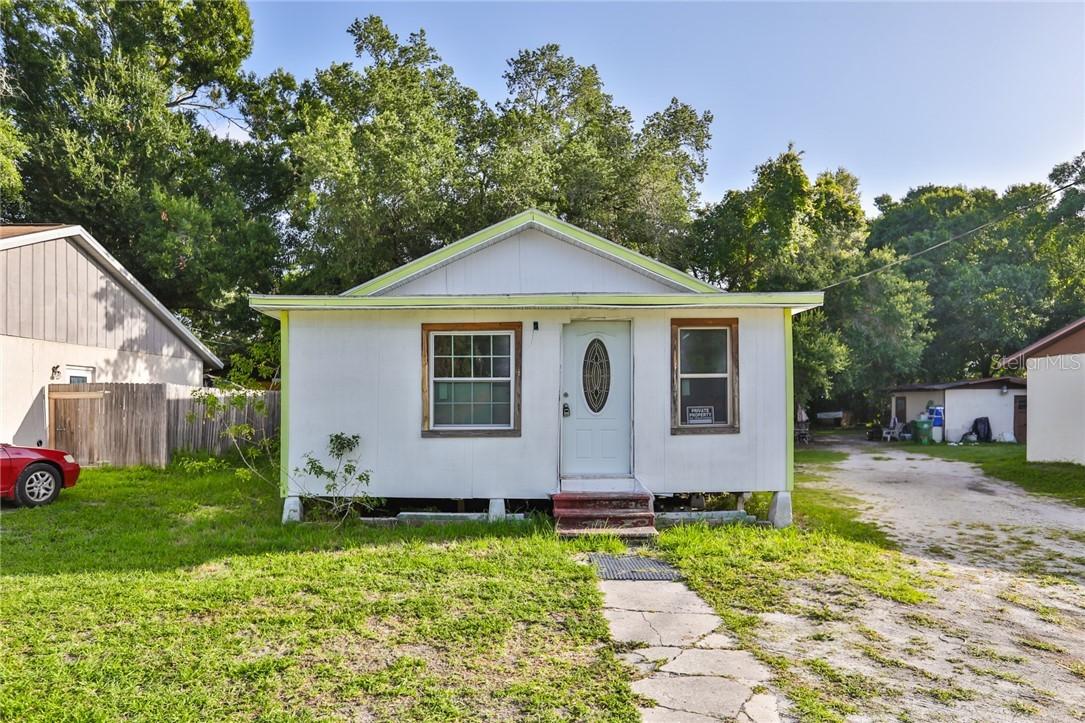 2105 Martin Luther King Ave., Bradenton, FL 34208