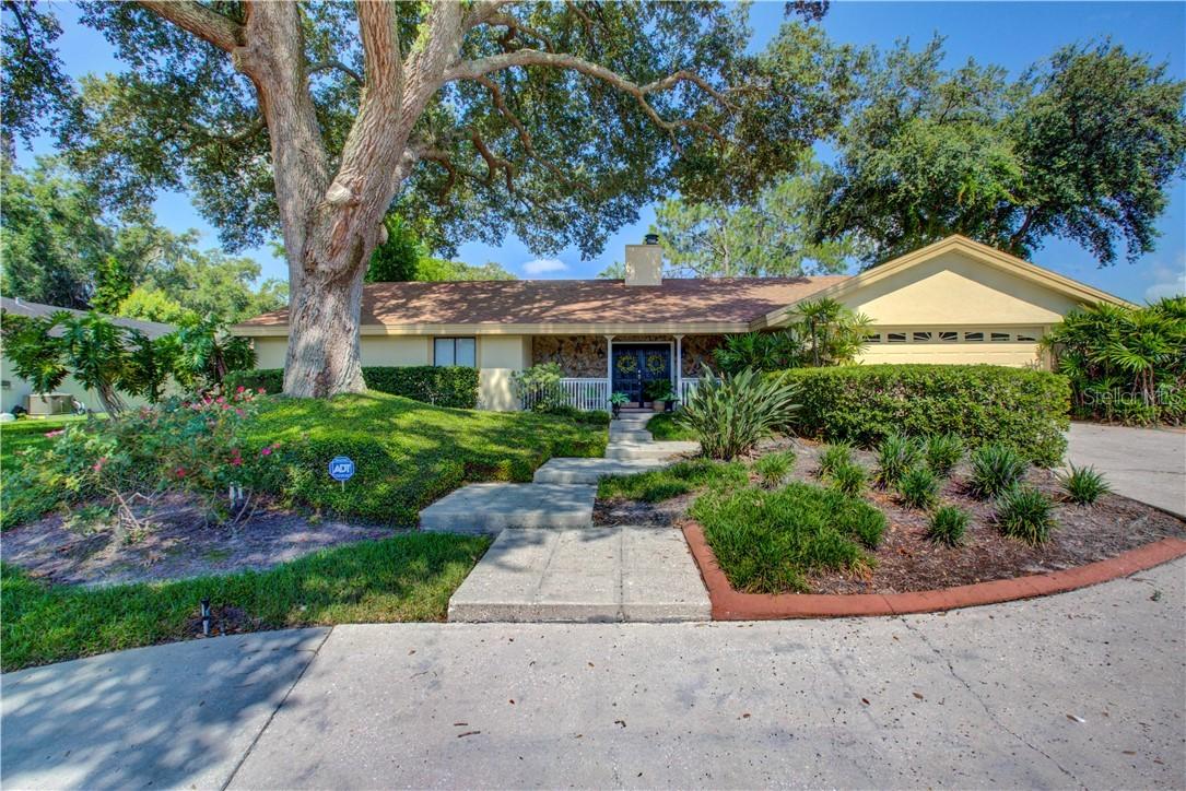 6717 Maybole Pl., Temple Terrace, FL 33617