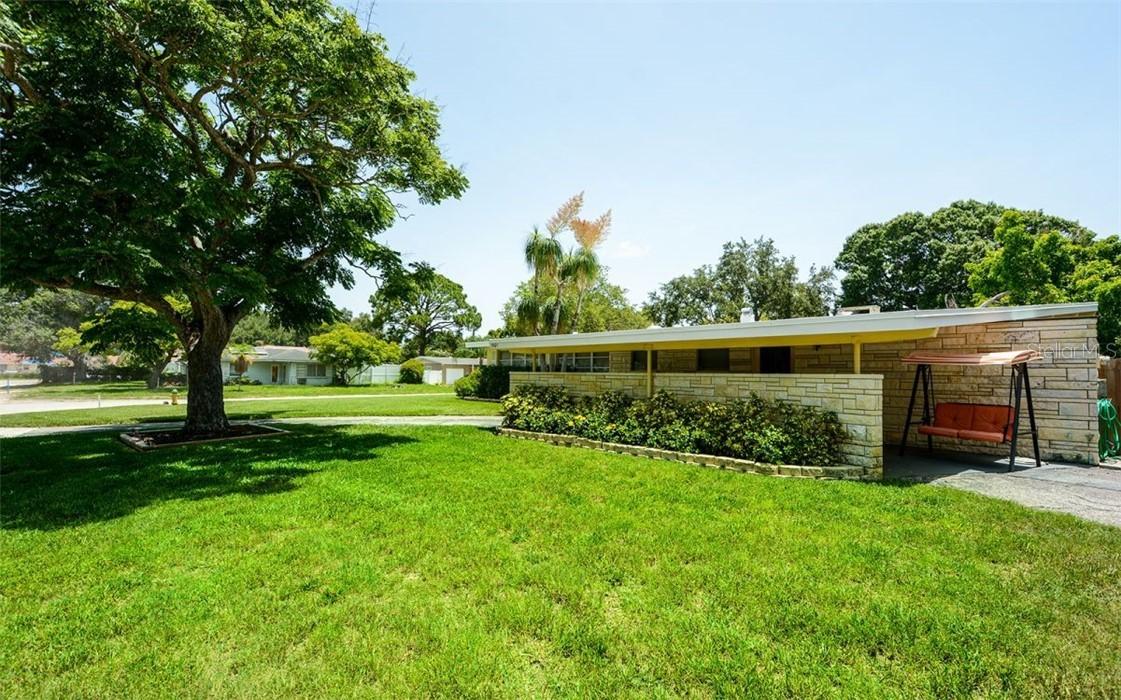 1501 42nd St., Bradenton, FL 34205