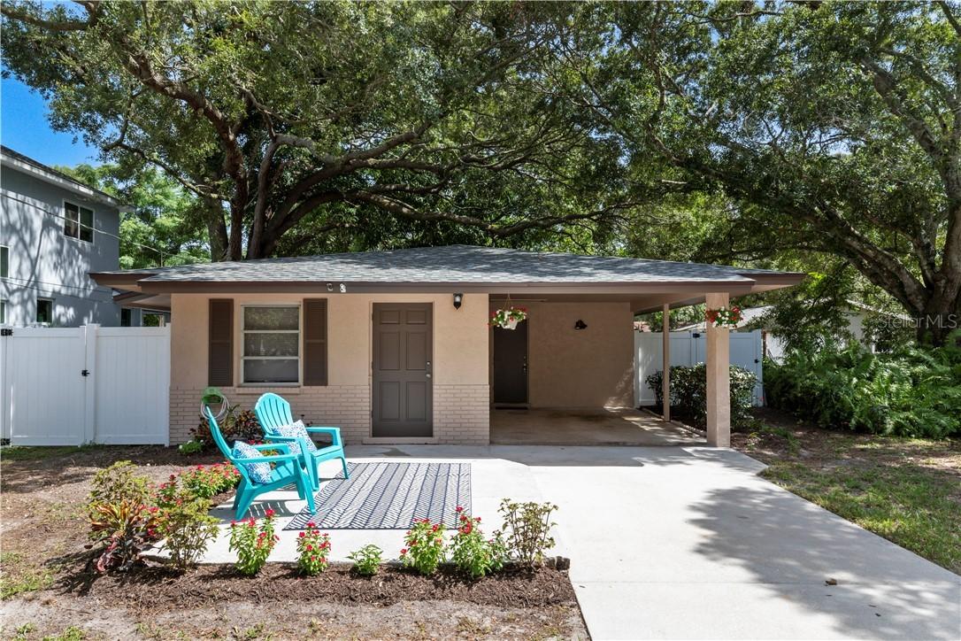 2552 Bay St., Sarasota, FL 34237