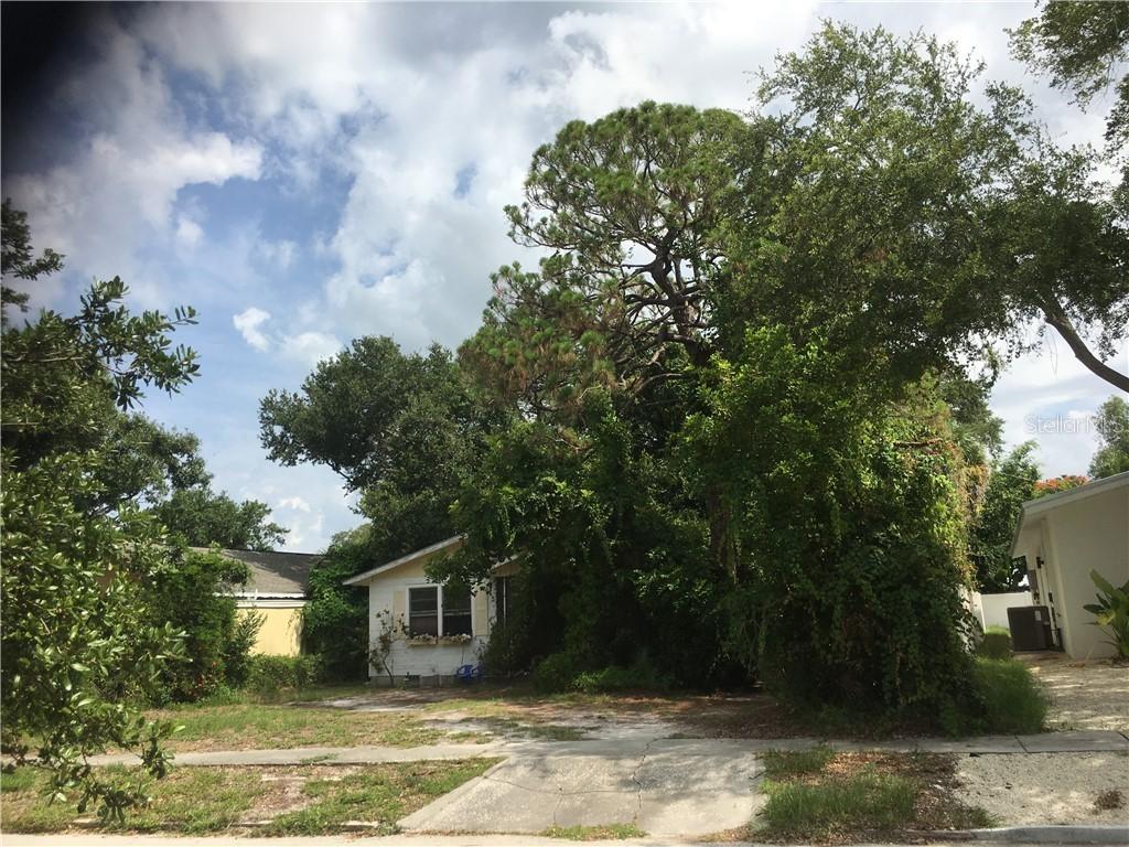 1735 Fortuna St., Sarasota, FL 34239